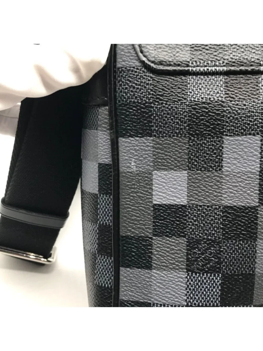 Louis Vuitton Damier Graphite Picreasing le District PM Shoulder Bag Price